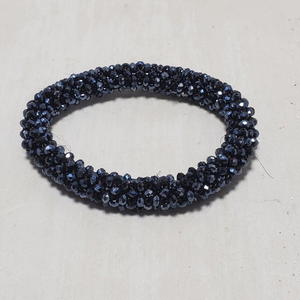 Ali Khan hematite stretch bracelet with a gift box,